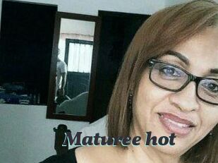 Maturee_hot